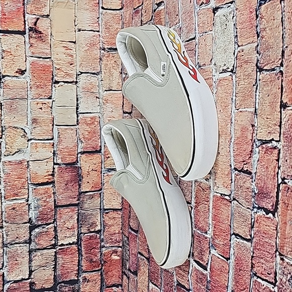 VANS SLIP ON LOWTOPS, WOMANS SIZE 8.5 EUC - Picture 5 of 12